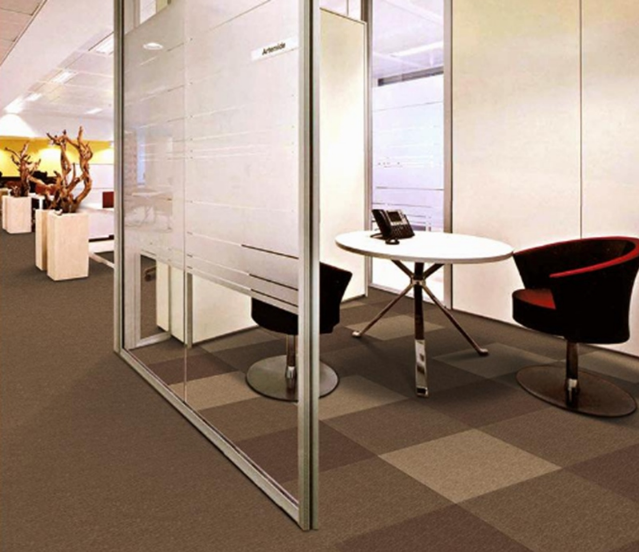 地毯or地板，办公室装饰你选哪一个？