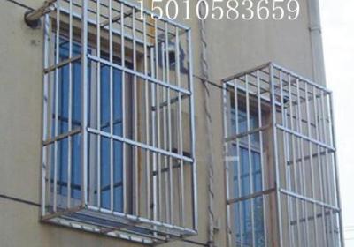 高楼安全窗护栏（高楼窗户安装防护栏）